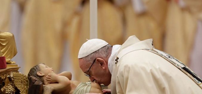 Папата: Копнежот за Бог го разбива нашиот мрачен конформизам