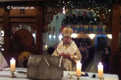 Епископот Стојанов служеше Божиќна Литургија во Струмица