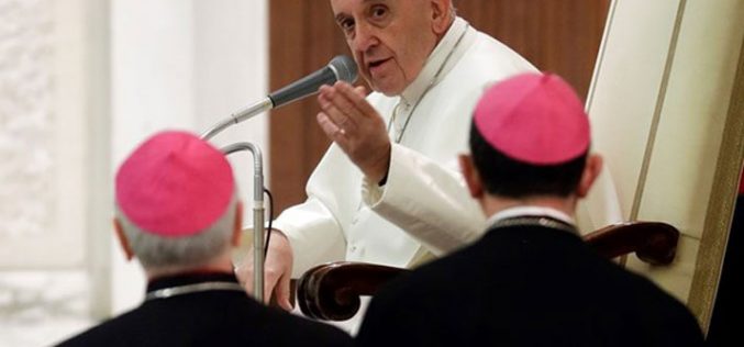 Папата: Грижата на звања бара страст и бесплатност