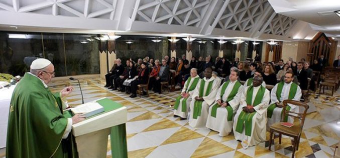 Папата: За христијанскиот живот не се потребни чудни или тешки работи