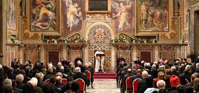 Папата го прими дипломатскиот кор акредитиран во Светиот Престол