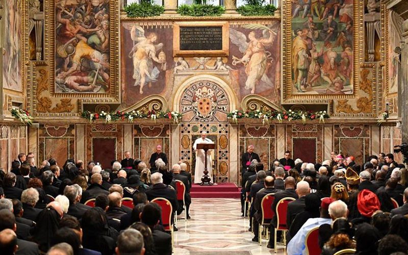 Папата го прими дипломатскиот кор акредитиран во Светиот Престол