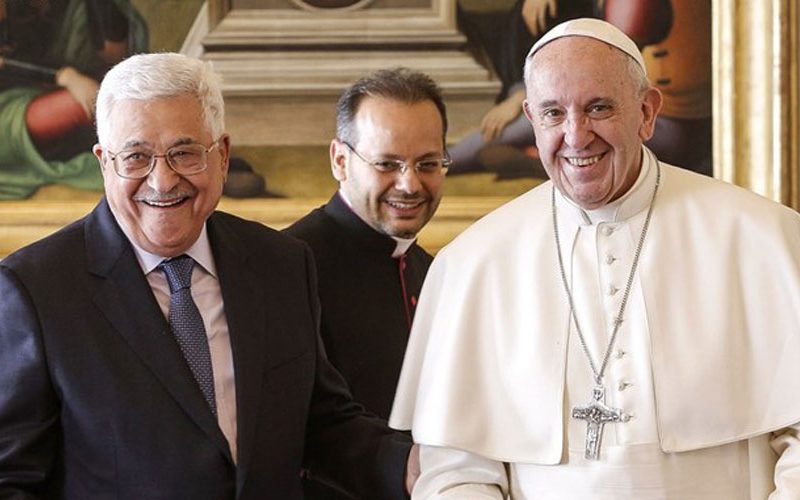 Папата го прими во аудиенција палестинскиот претседател Абаз