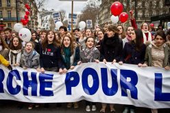 Папата со порака до учесниците на „Марш за живот“ во Париз