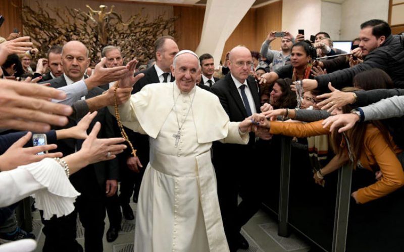 Папата: Никогаш не наметнувајте услови на Бог