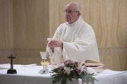 Папата: Во искушенијата да не водиме дијалог со ѓаволот