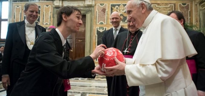 Папата: Во сржта на секоја спортска активност е радоста