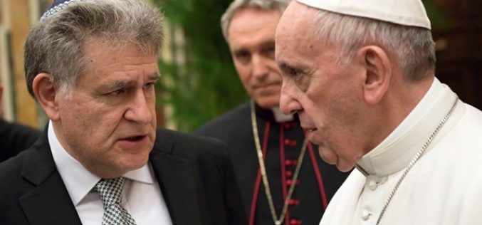 Папата и рабинот Скорка: Тората е дар на дијалогот