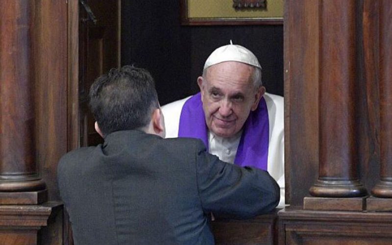 Папата: Добрите исповедници немаат работно време