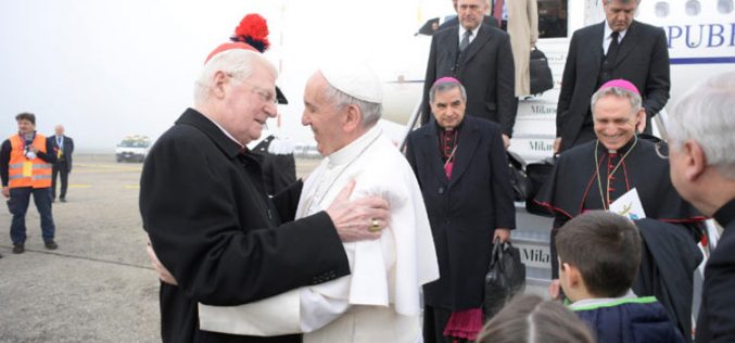 Папата Фрањо пристигна во Милано