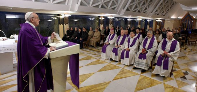 Папата: Верата е радосно прифаќање на животот