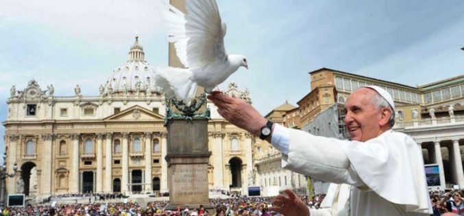 Папата повика на молитва за мир во Македонија