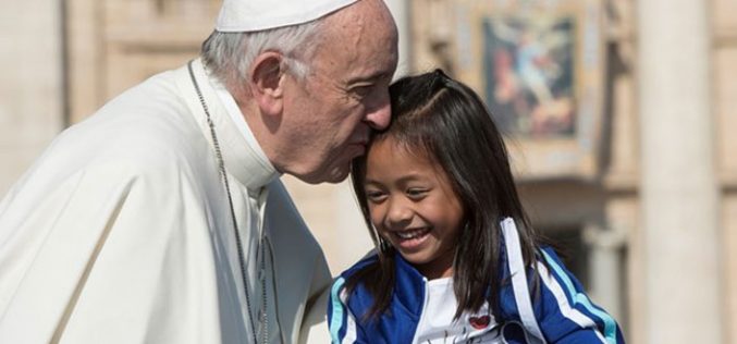 Папата: Христијанската надеж извира од крстот