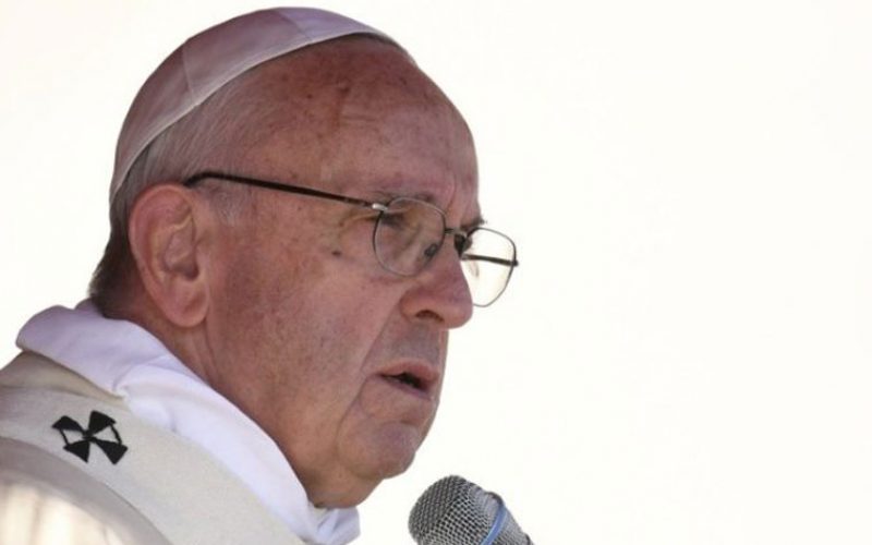 Папата Фрањо: Треба да се запрат господарите на војната