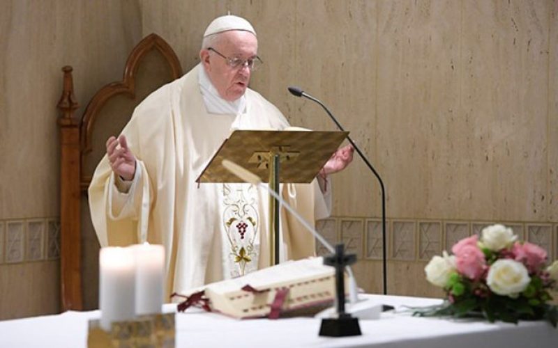 Папата: Сеќавање, молитва, послание …