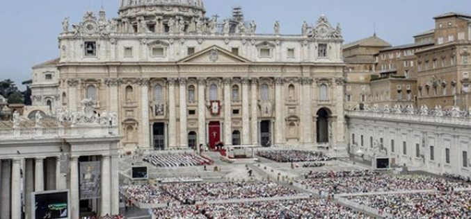 Папата: Светиот Дух нека му подари мир на светот