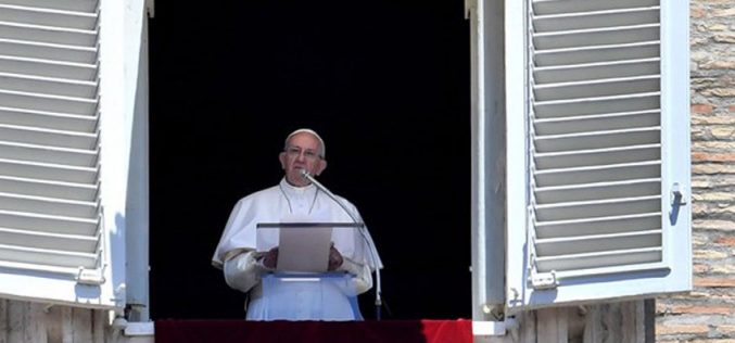 Папата: Бог секогаш прв нѐ љуби, бара, очекува…