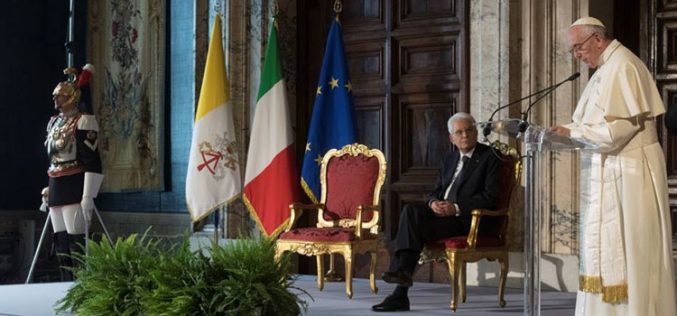 Папата го посети претседателот на Италија Серџо Матарела