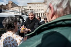 Папскиот делител на милостина го отстапил станот на бегалци