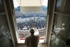 Апелот на Папата за мир и дијалог во Ерусалим треба да го слушнат и политичарите