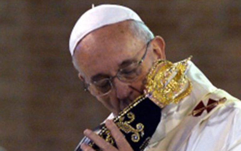 Папата Фрањо: Не плашете се да ја сузбивате корупцијата