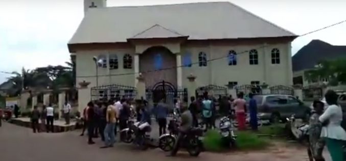 Папата жали за жртвите од нападот на црквата во Нигерија