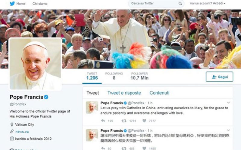 Папата на Твитер: Бог ме љуби. Бог никогаш не ме напушта