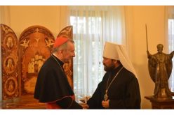 Кардинал Паролин се сретна со митрополитот Иларион