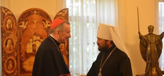 Кардинал Паролин се сретна со митрополитот Иларион