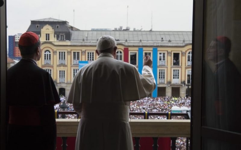 Папата до младите: Сонувајте големи работи