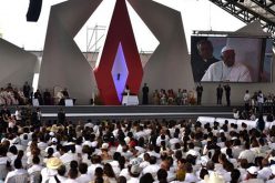 Папата го повика колумбиското општество кон вистина и помирување