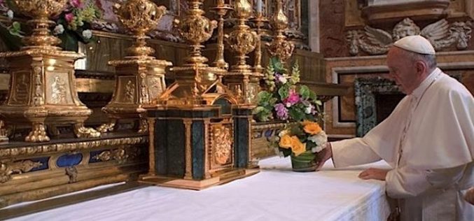 Папата ја заврши својата апостолска посета на Колумбија