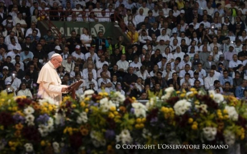 Папата во Меделин се сретна со посветените лица