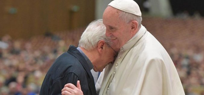 Папата: Катехистот поаѓа од Христос и оди со Христос
