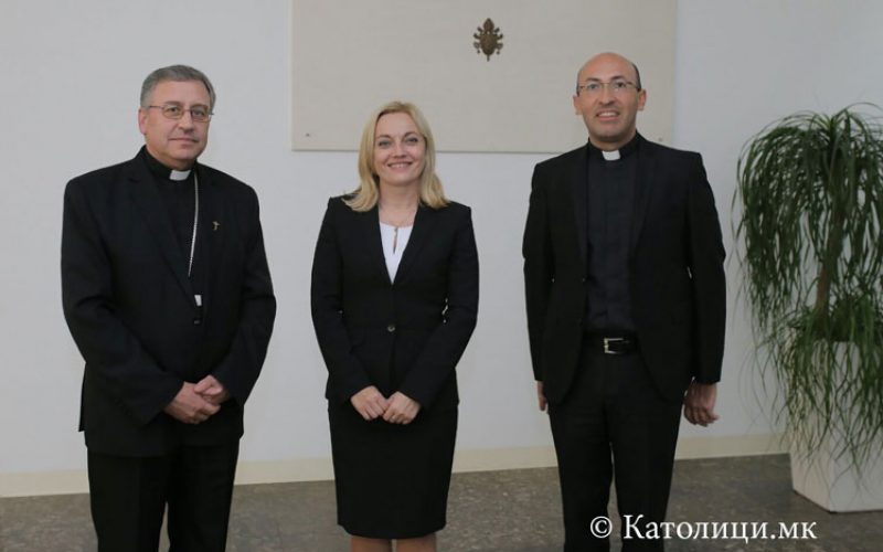 Бискупот Стојанов се сретна со европратеничката Петир