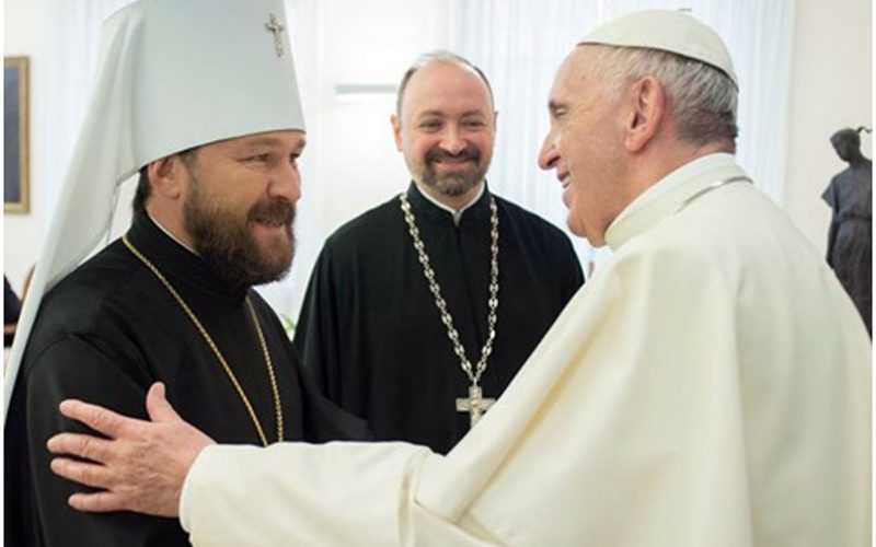 Папата се сретна со рускиот митрополит Иларион