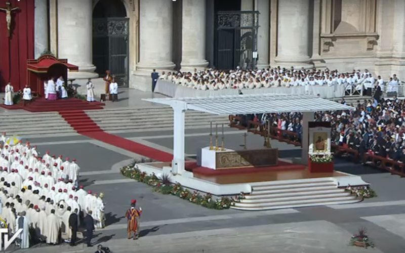 Папата прогласи 35 нови светци