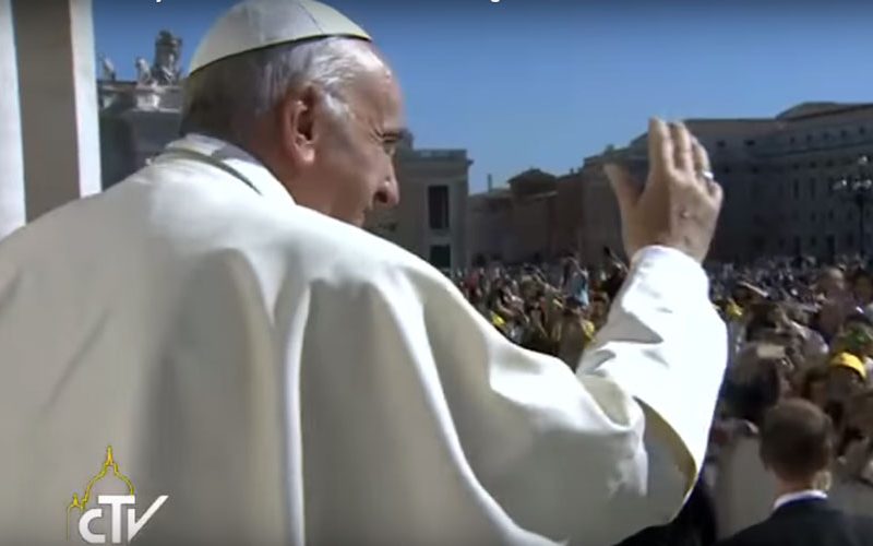 Папата на Твитер поттикна сведочење на радоста на Евангелието