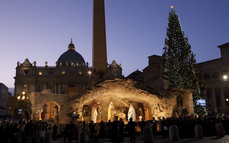 Ватикан: Божиќни јасли од Кампарија, а елка од Полска