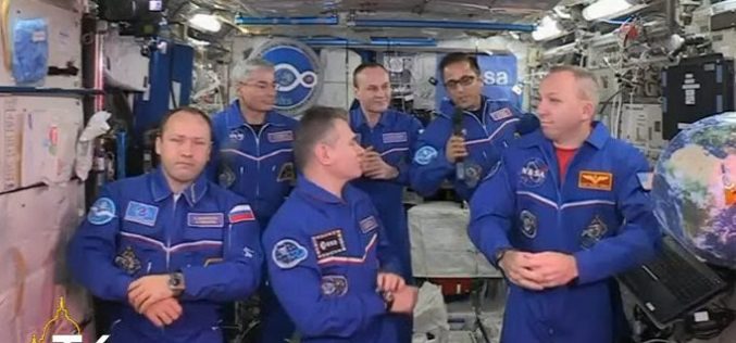 Папата разговараше со астронаути од Вселенска станица