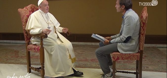 Папата: И јас понекогаш заспивам за време на молитвата