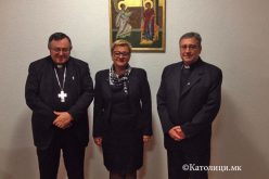 Кардинал Пулиќ се сретна со амбасадорката на БиХ во Македонија