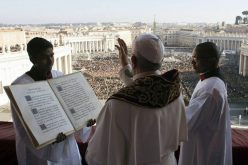 Папата упати порака (URBI ET ORBI) до градот и светот