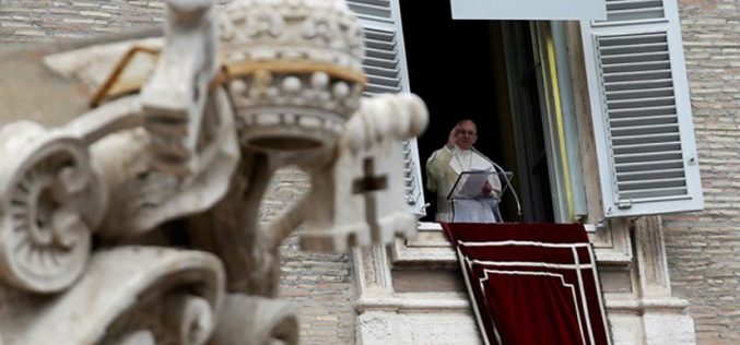 Папата: Богородица е нашата посредничка