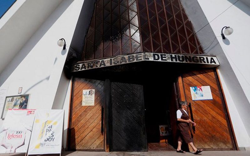 Сантијаго: Напад на цркви пред посетата на Папата