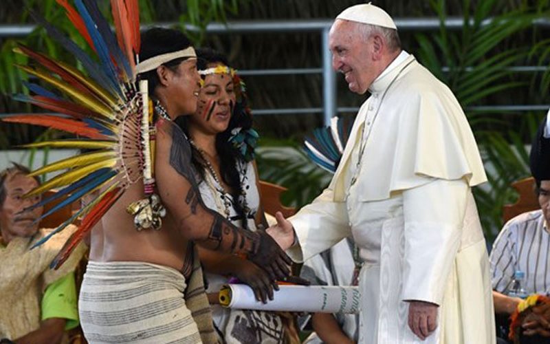 Папата се сретна со претставници на домородните народи