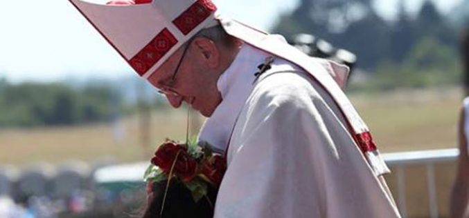 Папата се сретна со роднини на жртвите од диктатурата на Пиноче