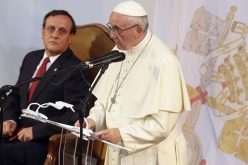 Папата ги поттикна чилеанските интелектуалци да промовираат национален соживот