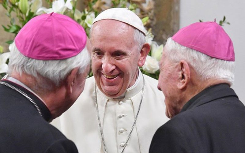 Папата се сретна со перуанските епископи