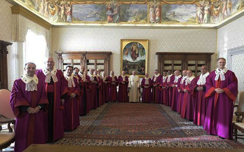Папата ги прими членовите на Римската рота